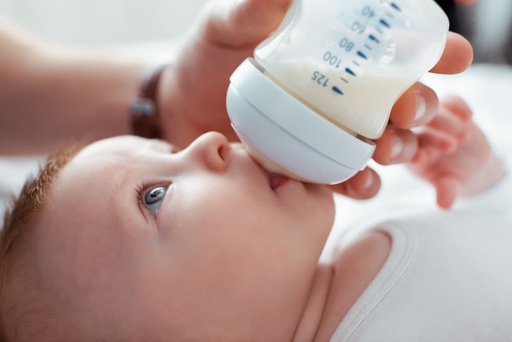 Colostrum dla dzieci – wskazania, zastosowanie, opinie