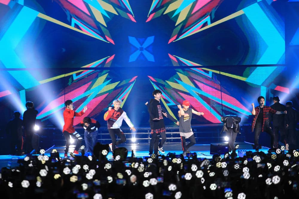 K-pop – czym jest, skąd pochodzi? Dlaczego tak fascynuje? Jak wpływa na nastolatki?