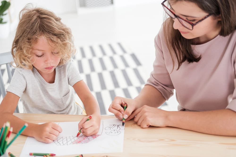 Zespół Aspergera u dziecka – jakie daje objawy, kiedy się go diagnozuje i jak leczy?