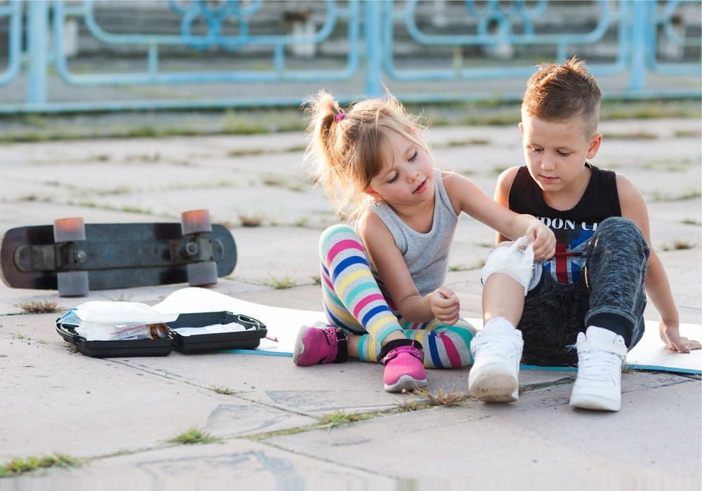 Ból kolana u dziecka – jaka jest przyczyna i co robić, gdy dziecko boli kolano? Ból kolana u dziecka – jaka jest przyczyna i co robić, gdy dziecko boli kolano?
