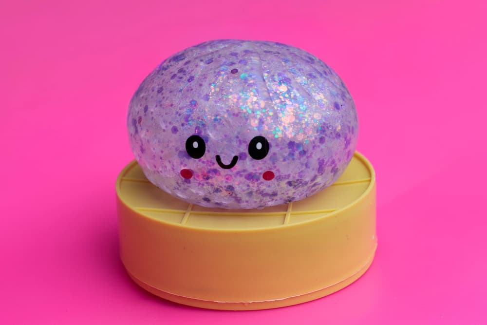 fioletowy squishy z brokatem fioletowy squishy z brokatem