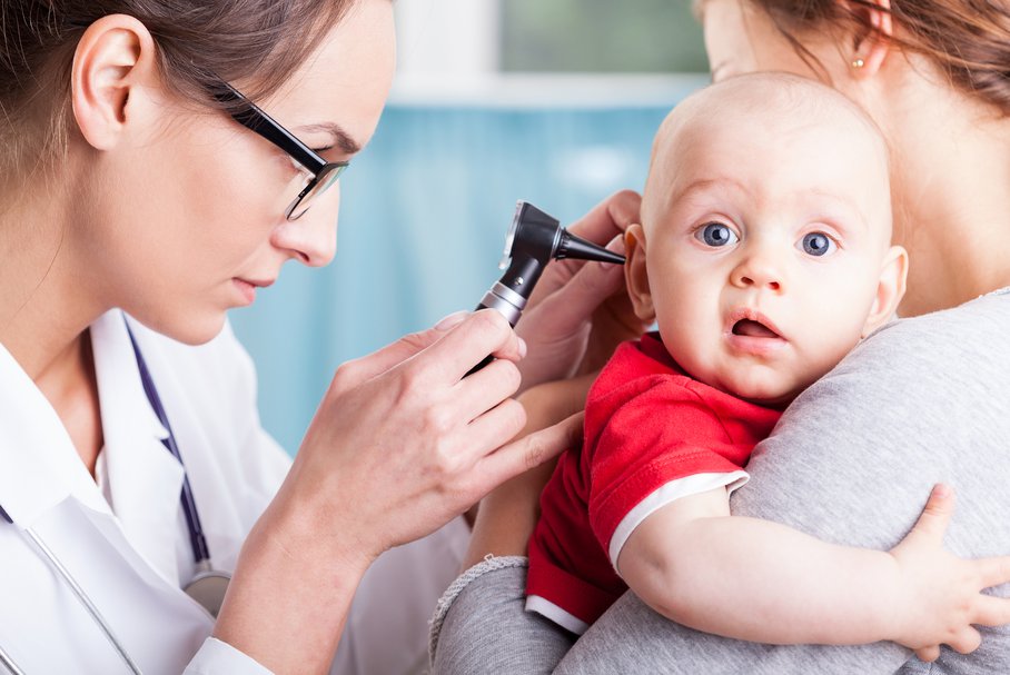 Zapalenie ucha środkowego u dziecka – przyczyny, objawy, leczenie
