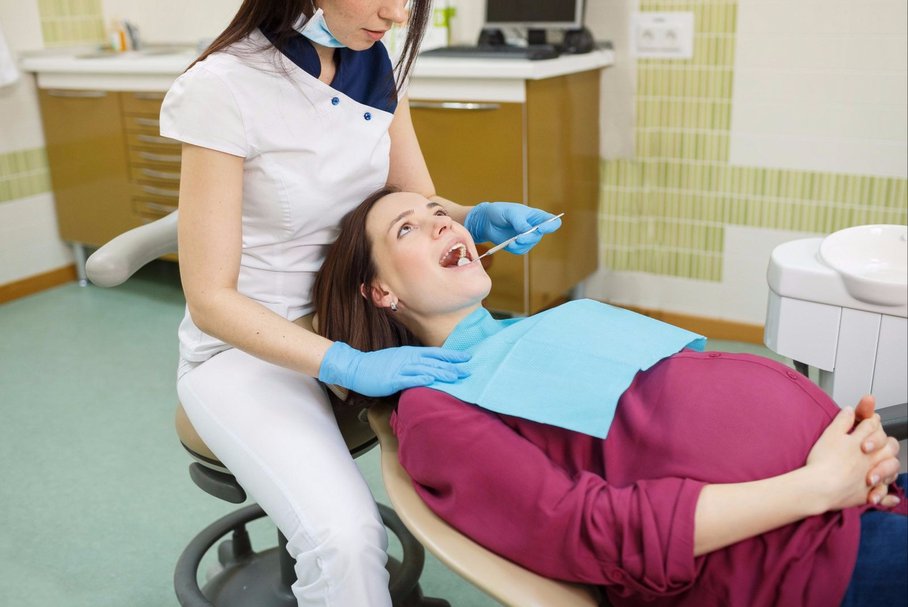 Leczenie zębów w ciąży – czy jest bezpieczne i czy można leczyć zęby w ciąży?