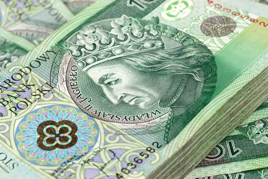 Banknoty stuzłotowe.