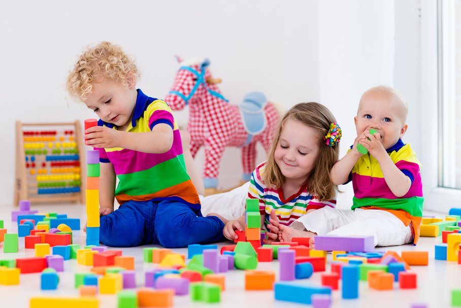 Zabawki edukacyjne dla rocznego dziecka – jakie wybrać?