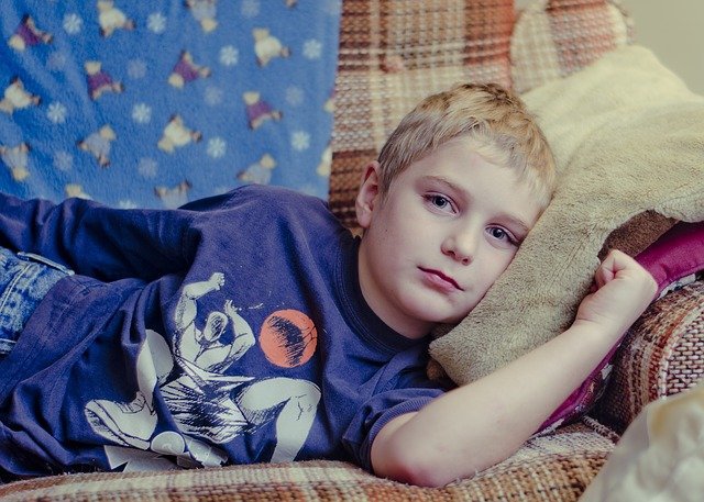 Gorączka reumatyczna u dzieci – przyczyny, objawy, leczenie
