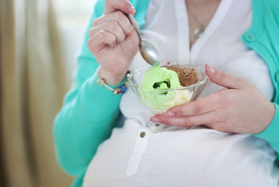 Lody w ciąży – czy można je jeść?