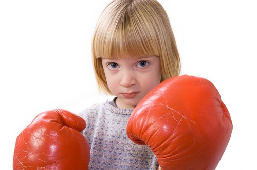 Kara wymierzona dziecku za agresywne zachowanie może jeszcze pogorszyć sytuację.