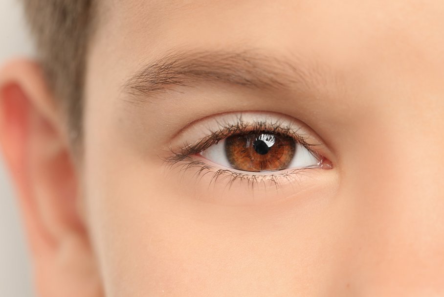 Ortokorekcja wad wzroku u dzieci – na czym polega, ile kosztuje, czy jest bezpieczna?