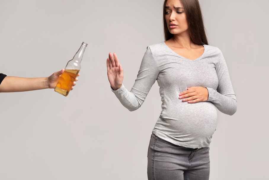 Alkohol a ciąża – czy picie alkoholu w ciąży jest całkowicie zabronione?