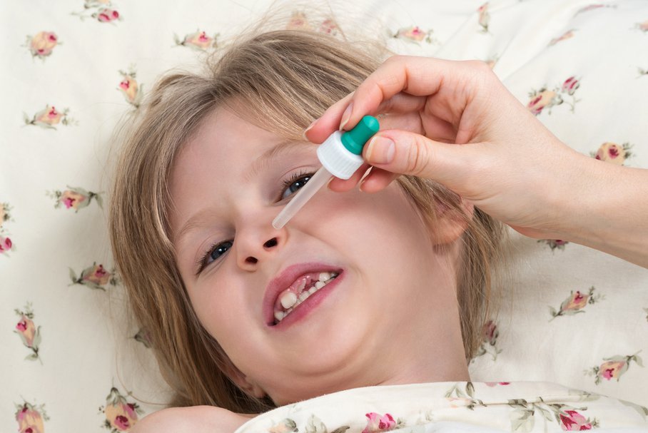 Krople do nosa dla dzieci – na zatkany nos, zatoki, katar alergiczny