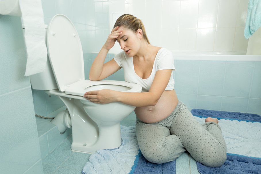 Grypa żołądkowa w ciąży – jakie leki? Co jeść? Czy jelitówka jest groźna dla dziecka?