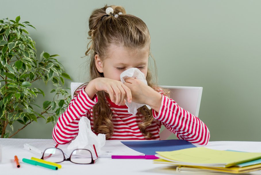 Gęsty katar u dziecka – przyczyny, rozrzedzanie i leczenie gęstej wydzieliny z nosa
