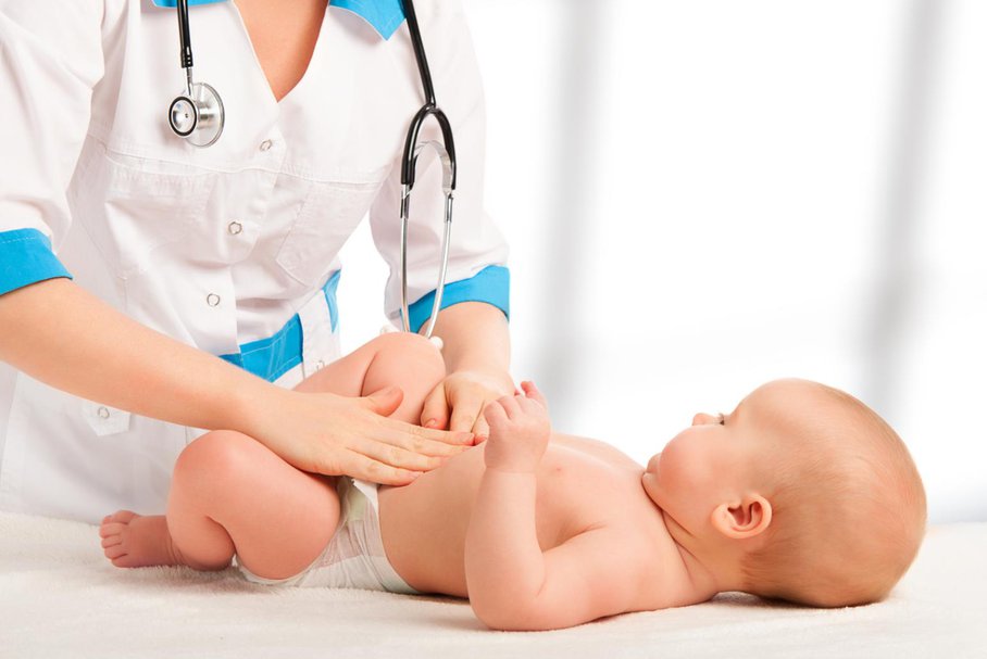 Przepuklina pępkowa u niemowląt – przyczyny, objawy, leczenie