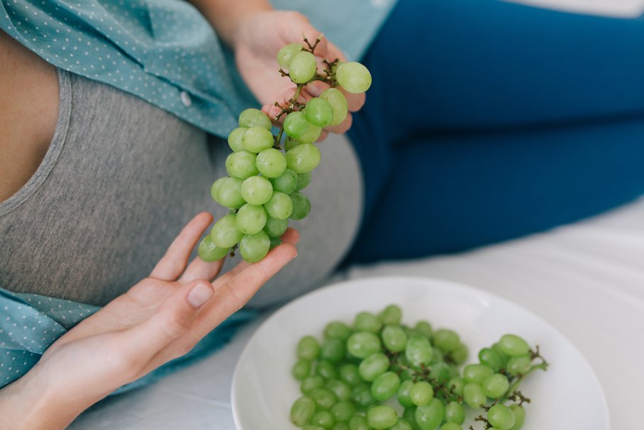 Winogrona w ciąży – czy wolno je jeść?