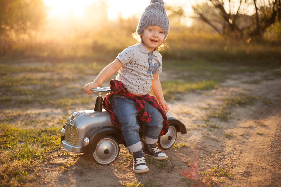 Jeździk dla rocznego i starszego dziecka – jaki wybrać?