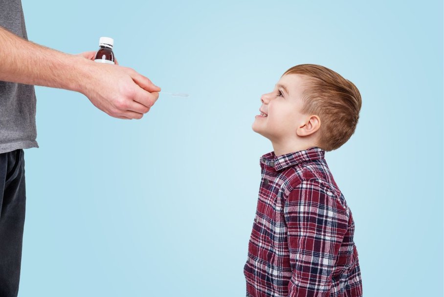 Furagina dla dziecka (w tabletkach i syropie) – działanie, wskazania, dawkowanie, skutki uboczne